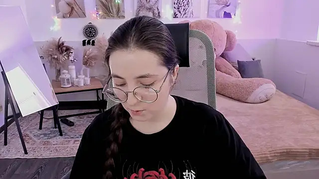 Snapshot of VirtuallVoyant chatting on March 4, 7:27 am VirtuallVoyant online show from March 4, 7:27 am