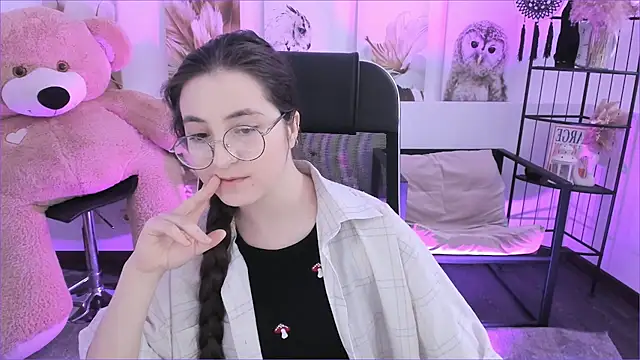 Snapshot of VirtuallVoyant chatting on December 18, 7:13 am VirtuallVoyant online show from December 18, 7:13 am