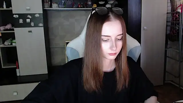 Cutti Crystal online show from November 11, 2:50 am