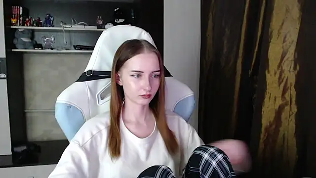 Cutti Crystal online show from March 4, 12:51 am