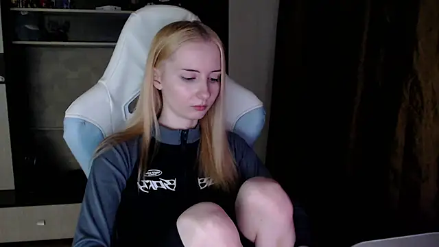 Cutti Crystal online show from March 25, 11:47 pm