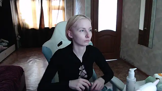 Cutti Crystal online show from April 13, 9:02 am