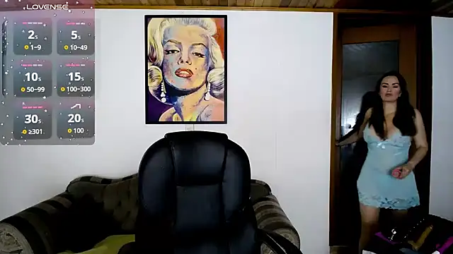 leahot29 online show from March 6, 6:19 am