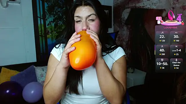 Snapshot of gigi_gilt_ chatting on November 30, 4:24 am gigi gilt online show from November 30, 4:24 am