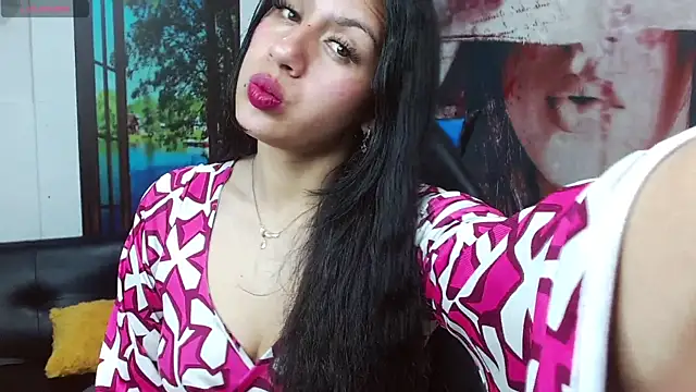 gigi gilt  online show from July 8, 9:15 pm