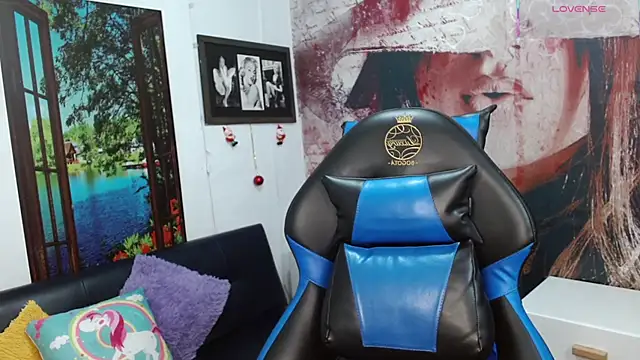 gigi gilt  online show from January 7, 4:17 am