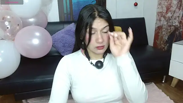 Snapshot of gigi_gilt_ chatting on December 18, 4:17 am gigi gilt online show from December 18, 4:17 am