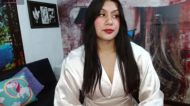 gigi gilt  online show from March 13, 4:50 am