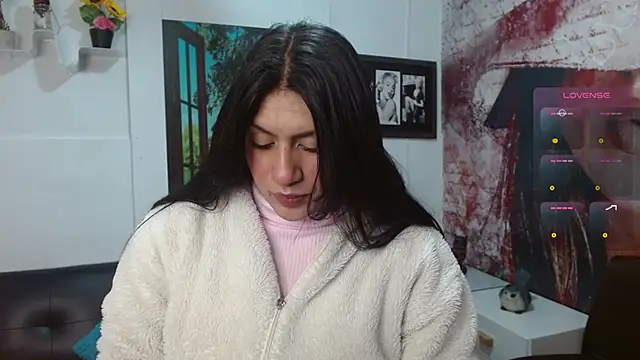 Snapshot of gigi_gilt_ chatting on November 9, 4:05 am gigi gilt online show from November 9, 4:05 am