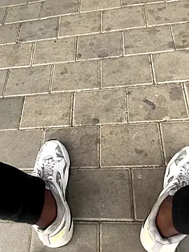 kamo012000 online show from September 9, 9:30 am