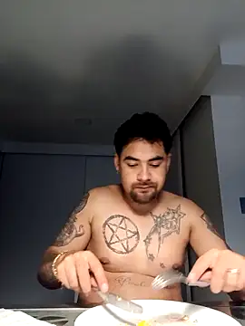 Snapshot of Maximo_cum27 chatting on March 22, 5:00 am Maximo cum27 online show from March 22, 5:00 am