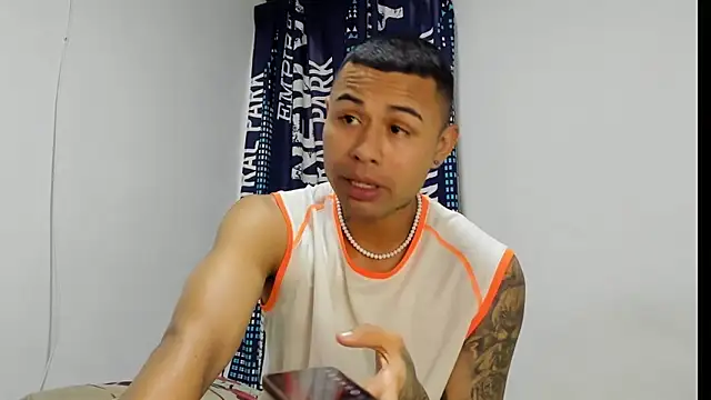  Logan Colton  online show from November 27, 9:15 pm