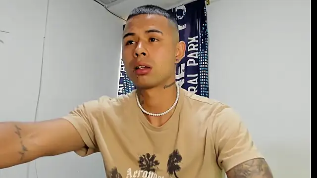  Logan Colton  online show from January 9, 9:22 pm