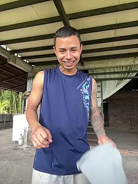  Logan Colton  online show from February 4, 5:30 pm