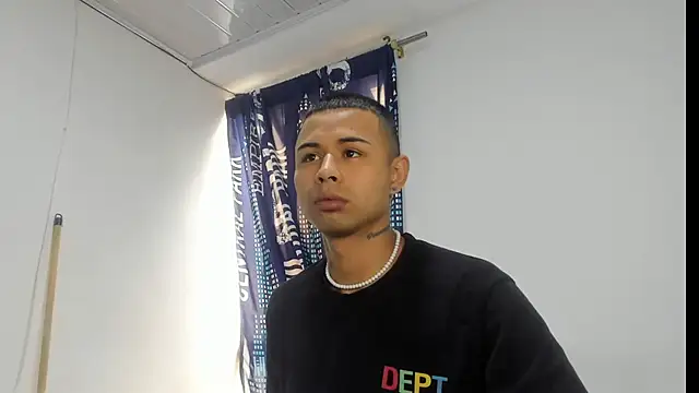  Logan Colton  online show from October 27, 8:32 pm