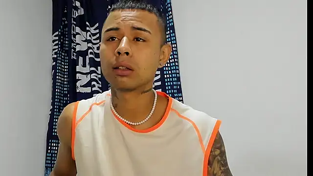  Logan Colton  online show from November 29, 1:06 am