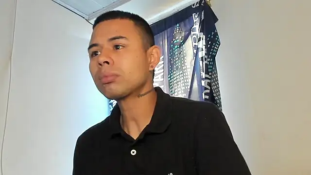  Logan Colton  online show from February 19, 5:10 pm