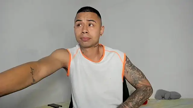  Logan Colton  online show from May 5, 11:08 pm