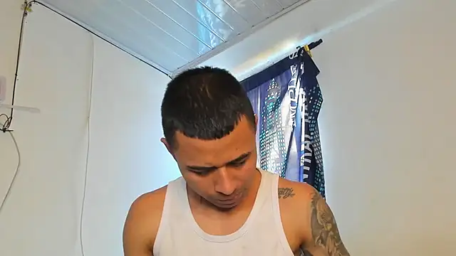  Logan Colton  online show from February 20, 6:43 pm