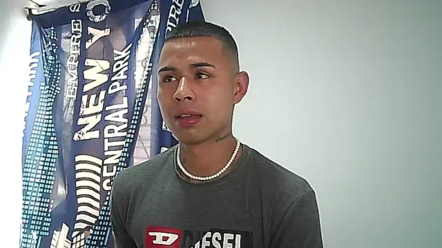 Snapshot of _Logan_Colton_ chatting on September 9, 8:18 pm Logan Colton online show from September 9, 8:18 pm