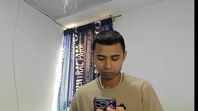  Logan Colton  online show from December 17, 5:18 pm