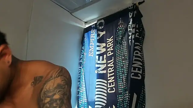  Logan Colton  online show from March 7, 8:03 pm