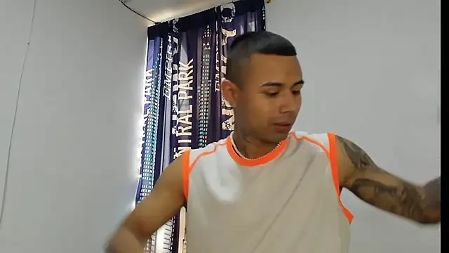  Logan Colton  online show from November 26, 7:47 pm