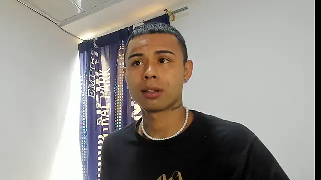  Logan Colton  online show from November 4, 8:01 pm