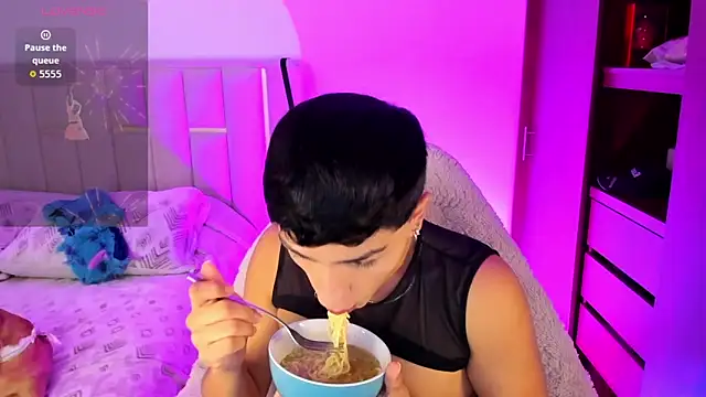 Matheewx m online show from March 20, 3:13 pm