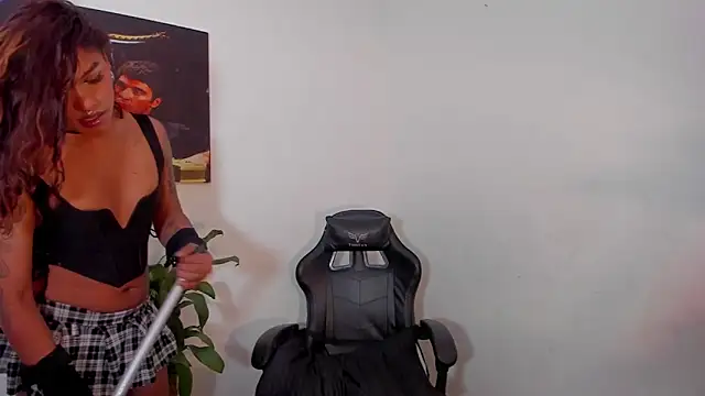 cam11 07 online show from February 21, 12:01 am