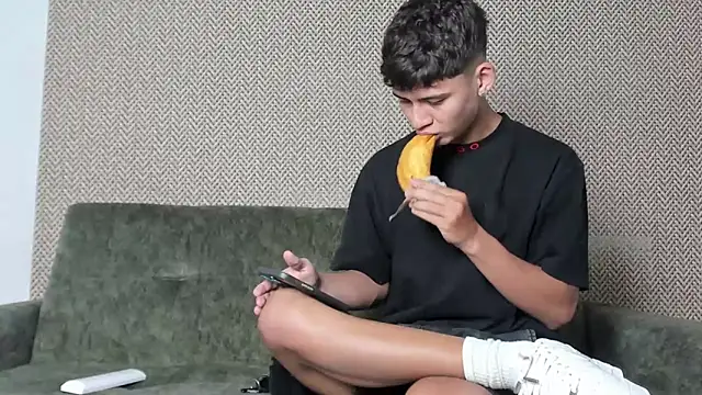 willy sexxx18 online show from November 8, 1:58 pm