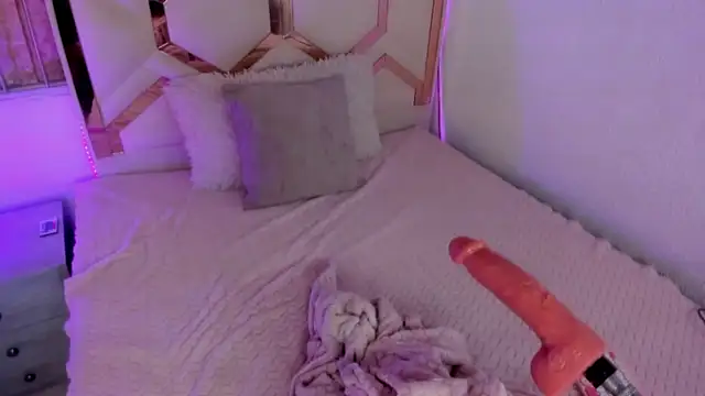 Venuss1  online show from March 8, 6:49 am