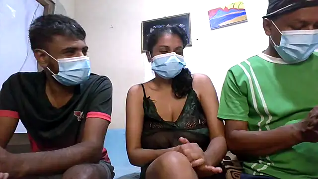 Snapshot of notywasu chatting on November 23, 5:23 pm notywasu online show from November 23, 5:23 pm