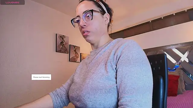 Snapshot of Rossi_ss1 chatting on November 11, 3:45 am Rossi ss1 online show from November 11, 3:45 am