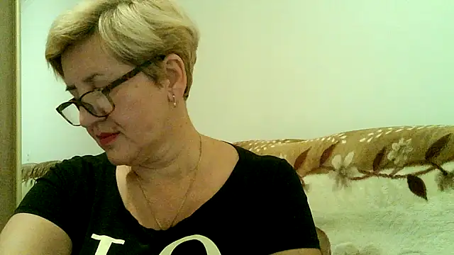 Snapshot of Dana4921 chatting on November 8, 4:21 pm Dana4921 online show from November 8, 4:21 pm