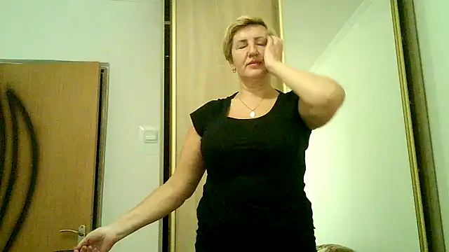 Snapshot of Dana4921 chatting on November 18, 3:04 pm Dana4921 online show from November 18, 3:04 pm