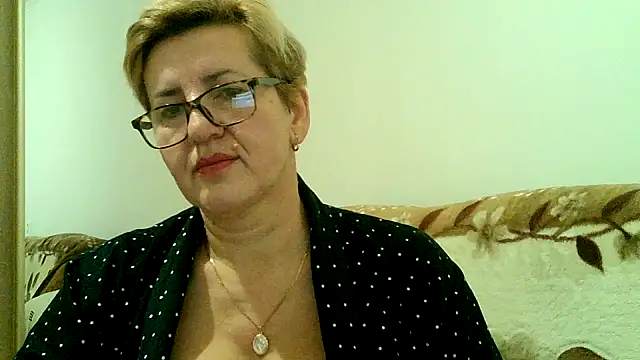 Snapshot of Dana4921 chatting on October 30, 5:10 pm Dana4921 online show from October 30, 5:10 pm