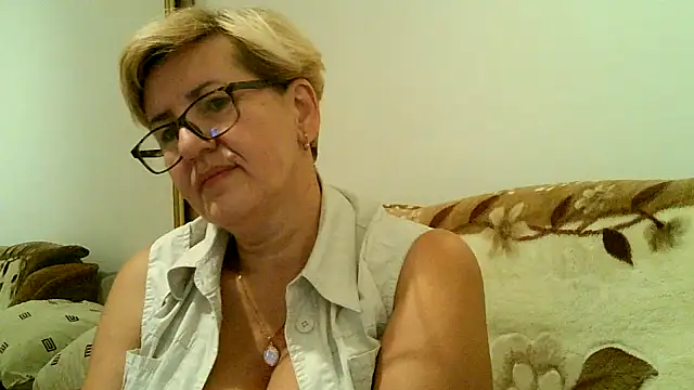 Snapshot of Dana4921 chatting on October 19, 3:48 pm Dana4921 online show from October 19, 3:48 pm