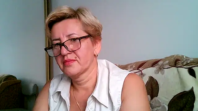 Snapshot of Dana4921 chatting on September 21, 4:01 pm Dana4921 online show from September 21, 4:01 pm