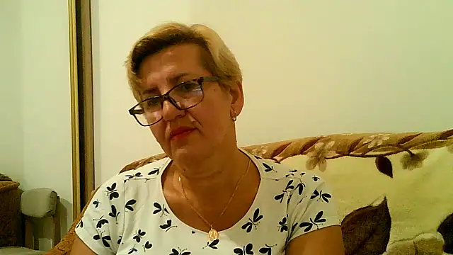 Snapshot of Dana4921 chatting on September 22, 5:19 pm Dana4921 online show from September 22, 5:19 pm