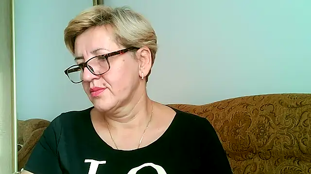 Snapshot of Dana4921 chatting on October 6, 2:29 pm Dana4921 online show from October 6, 2:29 pm