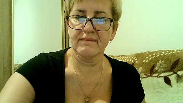 Snapshot of Dana4921 chatting on November 10, 6:35 pm Dana4921 online show from November 10, 6:35 pm