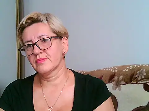 Snapshot of Dana4921 chatting on October 1, 2:10 pm Dana4921 online show from October 1, 2:10 pm