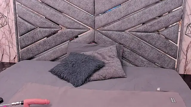 SASHA BROWNIE   online show from January 11, 7:32 pm