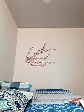 kim lebanon online show from February 6, 6:26 pm