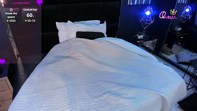 MarianaaSantos online show from February 15, 11:47 pm