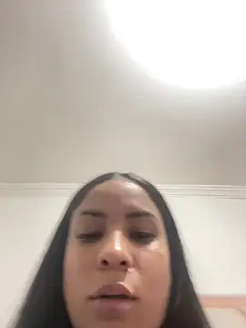 Snapshot of MarianaaSantos chatting on June 9, 8:10 pm MarianaaSantos online show from June 9, 8:10 pm