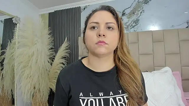 cloesummerr  online show from March 17, 12:30 pm