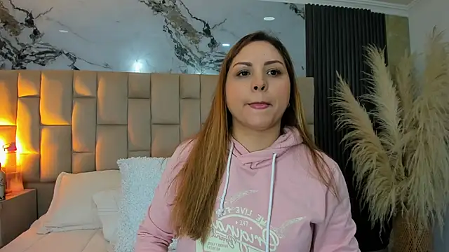 cloesummerr  online show from March 9, 12:52 pm