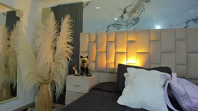 cloesummerr  online show from March 21, 12:31 pm